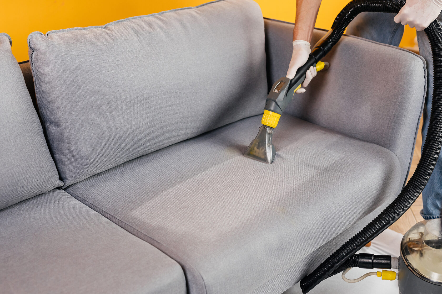 Химчистка диванов Ukraine