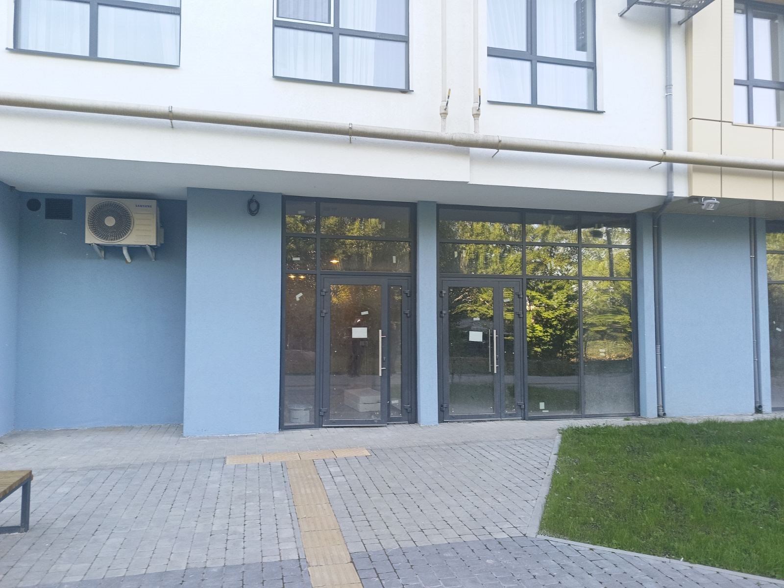 ФАСАДНЕ КОМЕРЦІЙНЕ ПРИМІЩЕННЯ НА ТРАФІКУ — НАВПРОТИ Арена Львів 📍 вул. Карла Мікльоша, 6-Б | Сихівський район Lviv